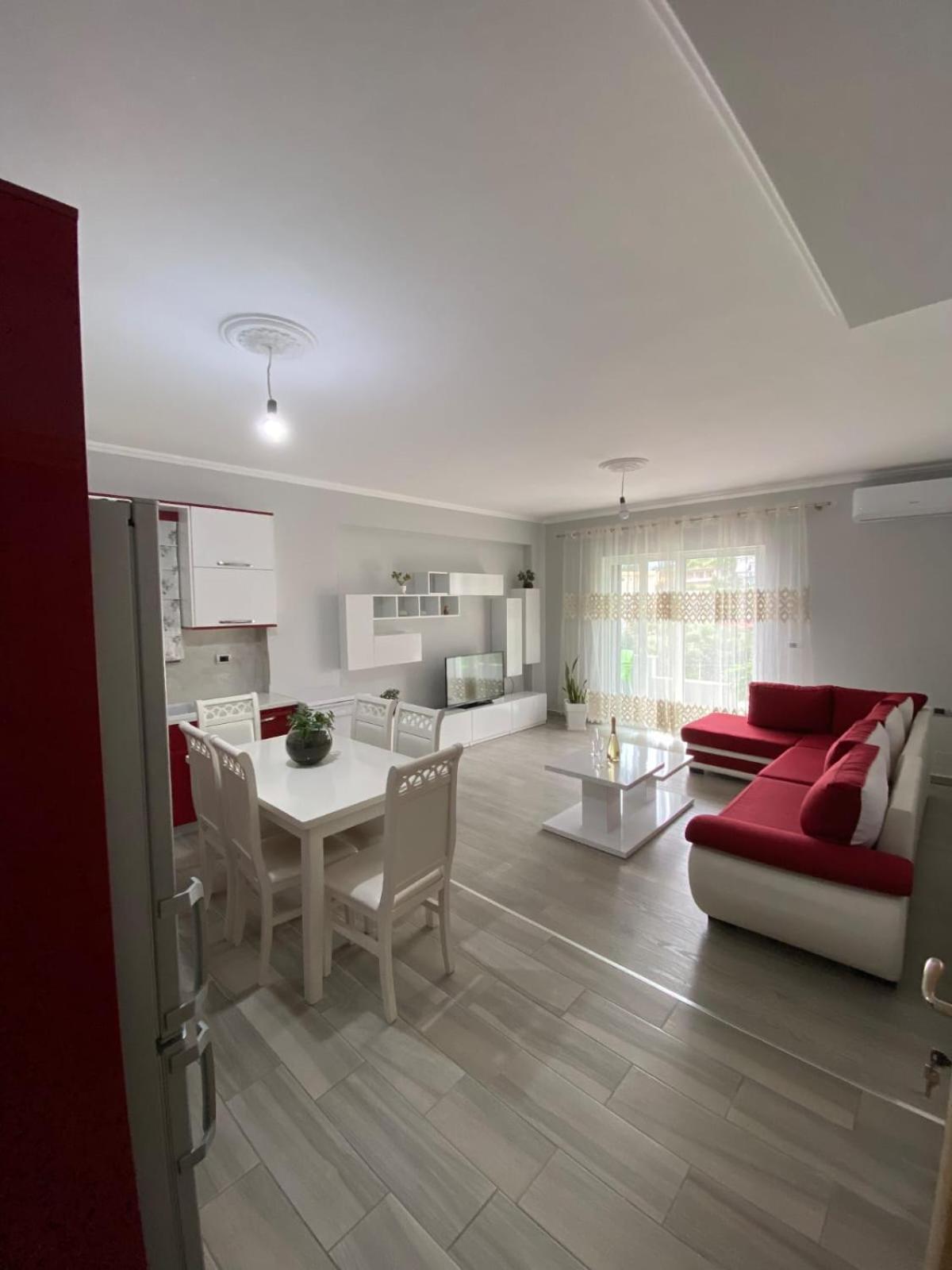 Luxury Room'S By Lika Sarande Bagian luar foto