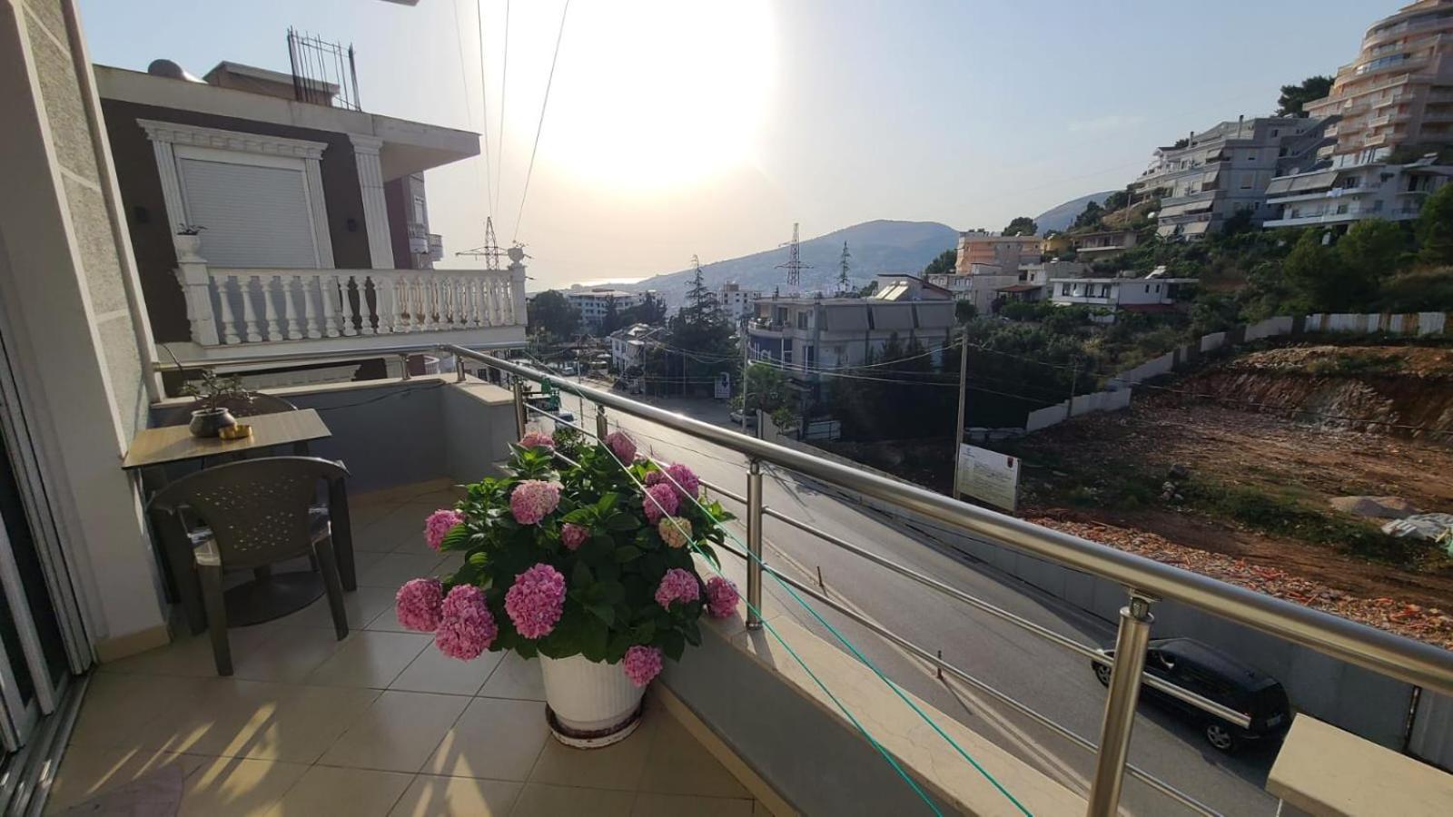 Luxury Room'S By Lika Sarande Bagian luar foto